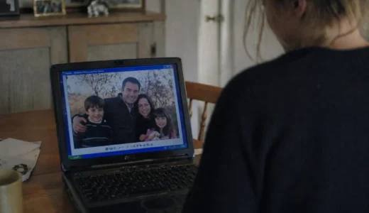 夫のパソコンの中あった「Family」というフォルダ。でも、そこに私の写真は一枚もなかった。